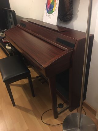 Piano Digital con Accesorios