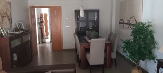 Mueble de salón madera y cristal