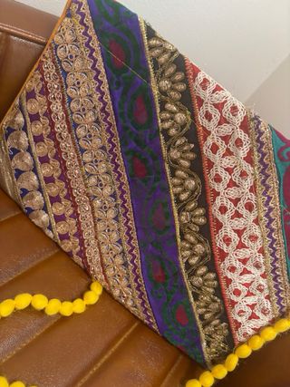Bolso de mano multicolor bordado