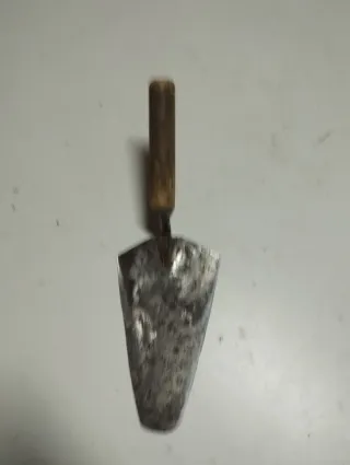 Palustre pequeña de mano