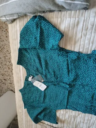 Mono verde con lunares