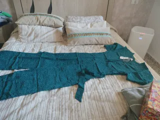 Mono verde con lunares