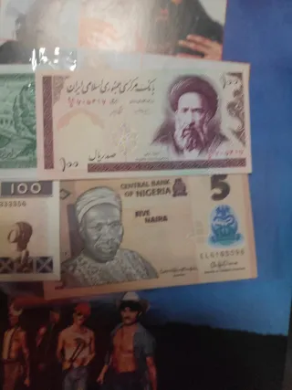 4 Billetes de Diferentes Países