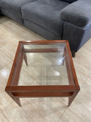 Mesa de centro de madera y cristal