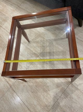 Mesa de centro de madera y cristal