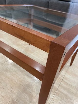 Mesa de centro de madera y cristal
