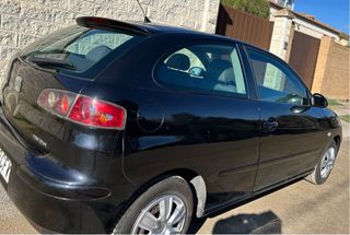 SEAT Ibiza III 1.4 gasolina con 97572km