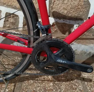 Bicicleta Trek Domane AL2 Roja
