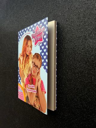 Libro “Serán famosas” serie Patito Feo, número 9