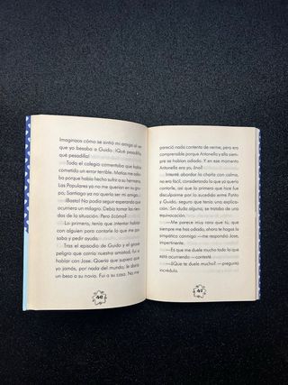 Libro “Serán famosas” serie Patito Feo, número 9