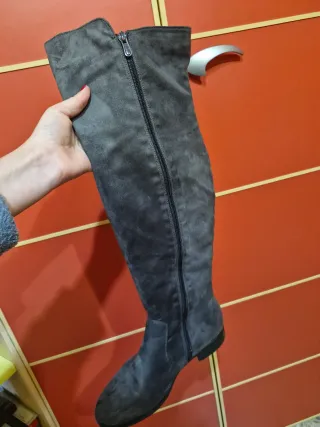 Stivali alti grigi