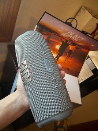 JBL Charge 5 Gris - Como nuevo