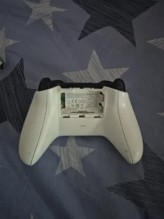 Xbox One S Bianca + FIFA 18