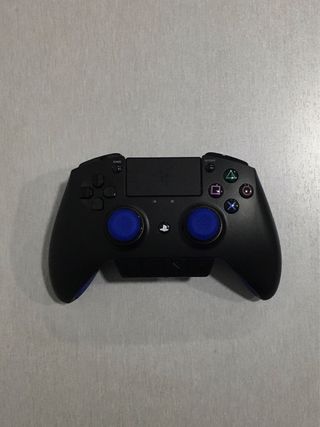 Mando Razer Raiju para PS4 y PC.