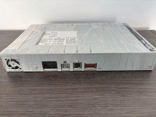 Radio Alpine IVA-310R Pantalla 7 dispone de mando