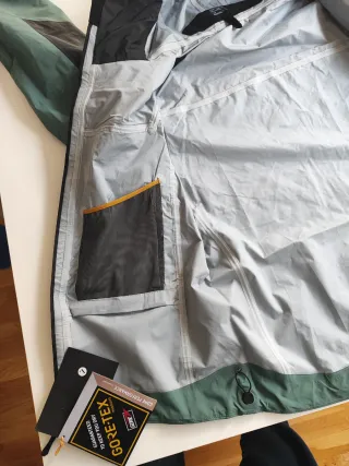 Gore tex Arc'teryx Alpha SV