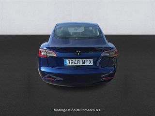 Renting - TESLA MODEL 3 RWD