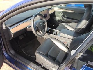 Renting - TESLA MODEL 3 RWD