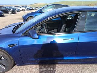 Renting - TESLA MODEL 3 RWD