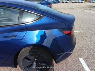 Renting - TESLA MODEL 3 RWD