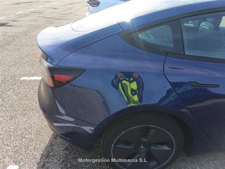 Renting - TESLA MODEL 3 RWD