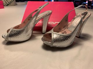 Sandalias Fornarina Plata Talla 39 pvp 89€