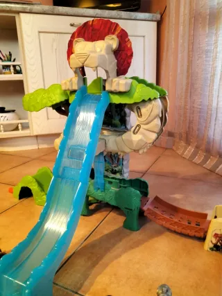 Pista Blaze Mega Macchine + 12 Personaggi