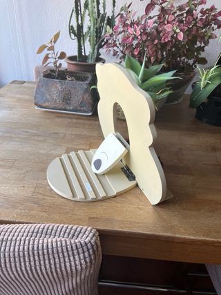 Ferro da libro / Espositore in legno di procione