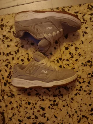 Zapatillas Fila grises