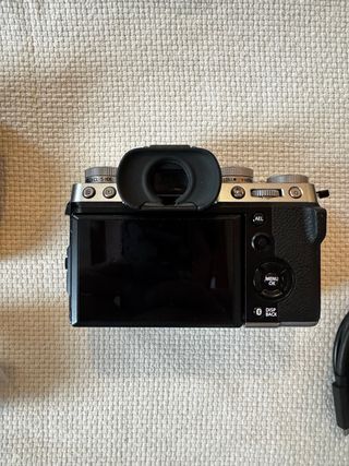 Fujifilm X-T5 (Solo Cuerpo) – Como Nueva/ Garantia