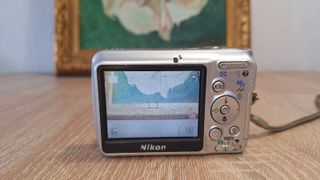 Cámara digital Nikon Coolpix L6 6MP