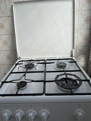 Cocina de gas Beko con horno