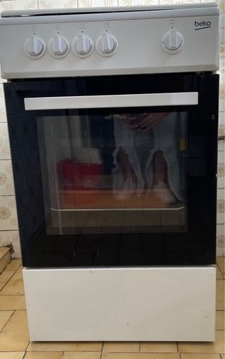 Cocina de gas Beko con horno