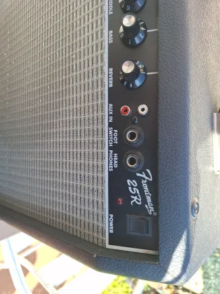 Amplificador Fender Frontman 25R