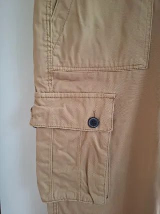 Pantalón cargo Bershka beige mujer