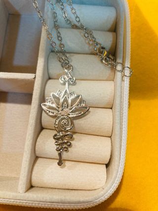 Colgante Loto acero y Joyero