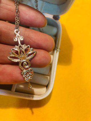 Colgante Loto acero y Joyero