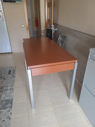 Mesa de cocina extensible  madera y metal