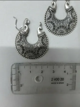 Pendientes étnicos plateados