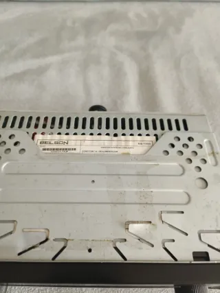 Radio coche con pantalla extraíble