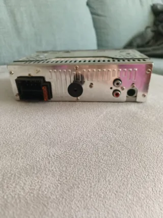 Radio coche con pantalla extraíble