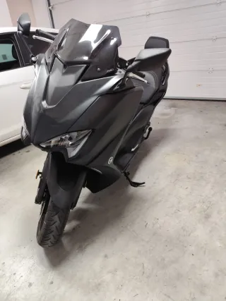 Yamaha Tmax 560
