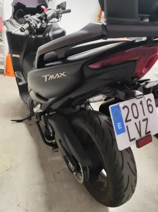 Yamaha Tmax 560