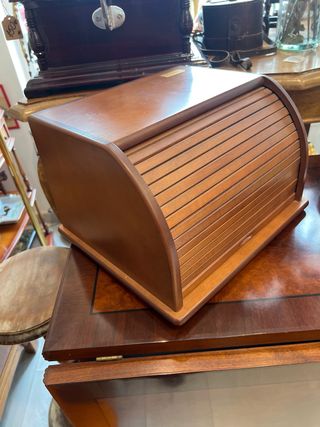 Mini escritorio de madera con cajones