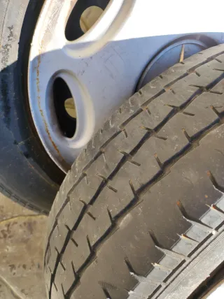 Llantas Mercedes Vito W638 con neumáticos