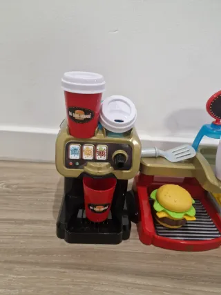Hamburguesería infantil de juguete