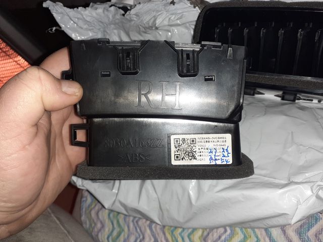 2 Salidas de Aire Centrales mitshubishi asx