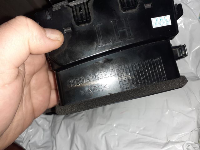 2 Salidas de Aire Centrales mitshubishi asx