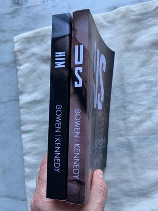 Libros en inglés: Him y Us.