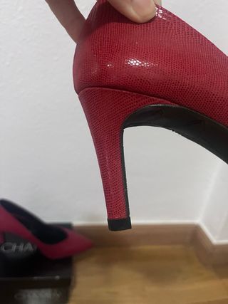 Zapatos piel rojos sin usar